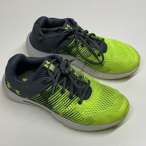 Under Armour Size 5Y Boys Sneakers Neon Grey Tennis Shoes